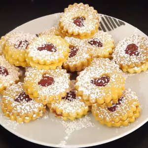 Linzer biscuits