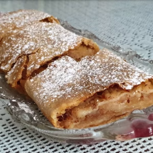 Apple strudel
